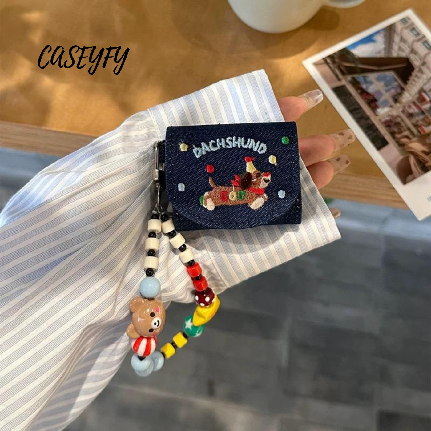 Renkli Dachshund AirPods Kılıfı