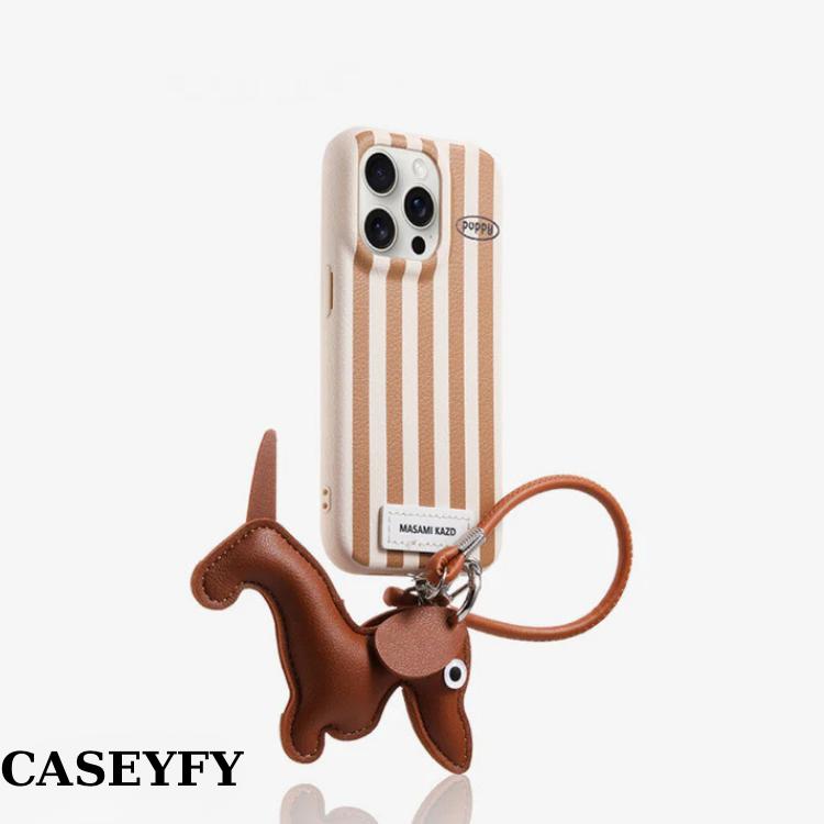 Köpekli Charm Detay Deri Kılıf